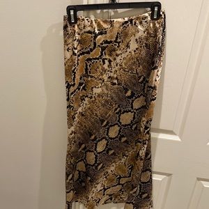 Snake print midi skirt. Size small